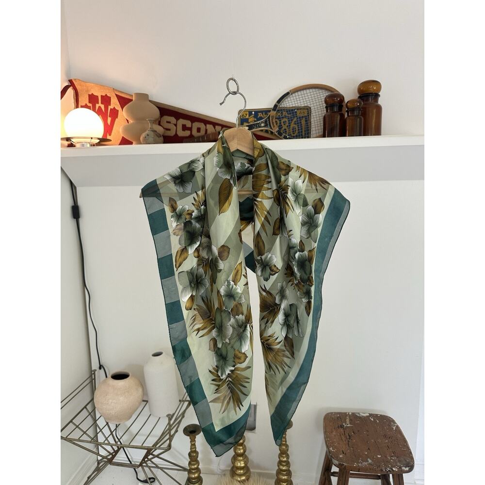 Vintage Floral Green Silk Scarf 38.5 x 38.5